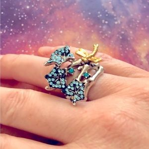 💝 4/$25 💝 Gorgeous cocktail ring. Real crystals. Size 7